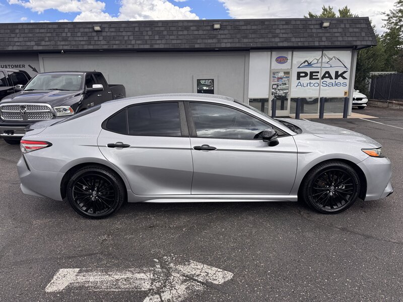 Used 2019 Toyota Camry SE FWD image 8