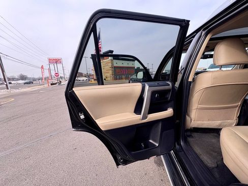 Used 2013 Toyota 4Runner Limited image 30