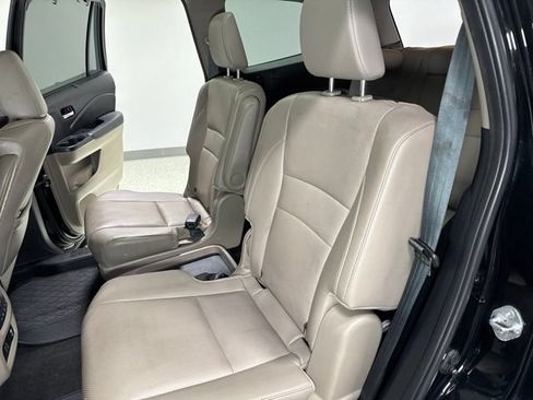 Used 2019 Honda Pilot Touring image 30
