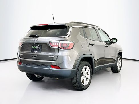 Used 2018 Jeep Compass Latitude w/ Popular Equipment Group AWD/4WD image 9