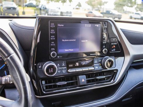Used 2020 Toyota Highlander XLE image 35