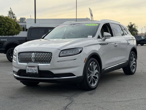 Certified 2023 Lincoln Nautilus Reserve w/ Luxury Package image 3