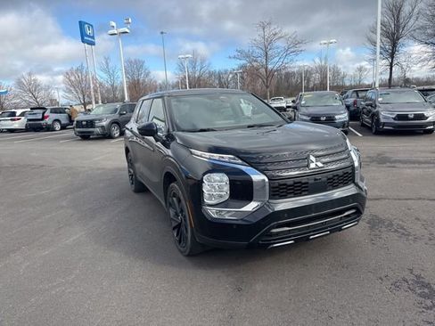 Used 2023 Mitsubishi Outlander SE image 5