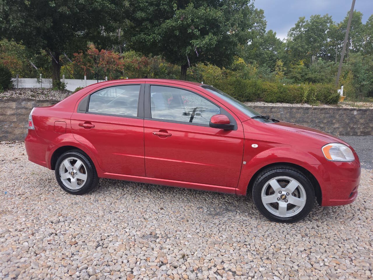 Used 2007 Chevrolet Aveo LT FWD image 8