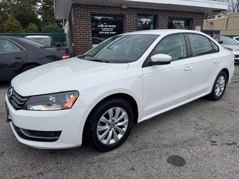 Used 2014 Volkswagen Passat 1.8T S image 3