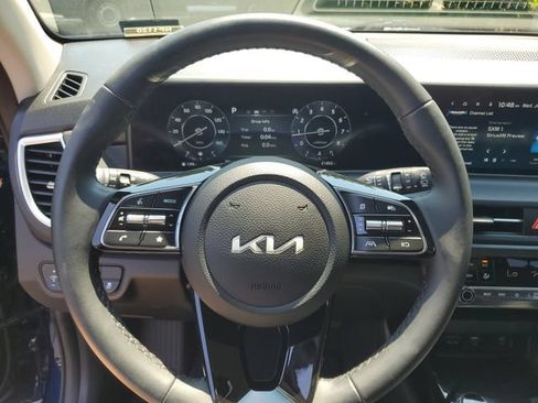 Used 2024 Kia Seltos EX FWD image 10
