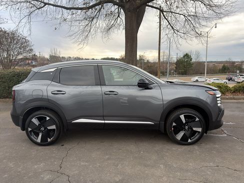 New 2026 Nissan Kicks SR w/ SR Premium Package image 8