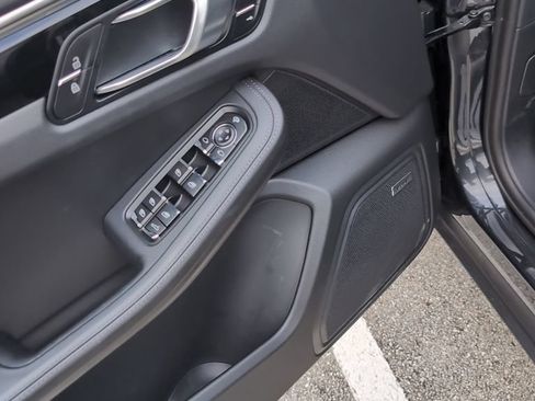 Certified 2025 Porsche Macan w/ Premium Package Plus AWD/4WD image 2