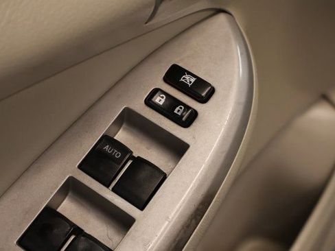 Used 2013 Toyota Corolla LE Special Edition image 11