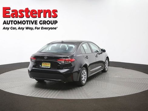 Used 2022 Toyota Corolla LE FWD image 38