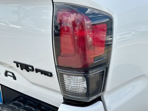 Used 2017 Toyota Tacoma TRD Pro AWD/4WD image 31