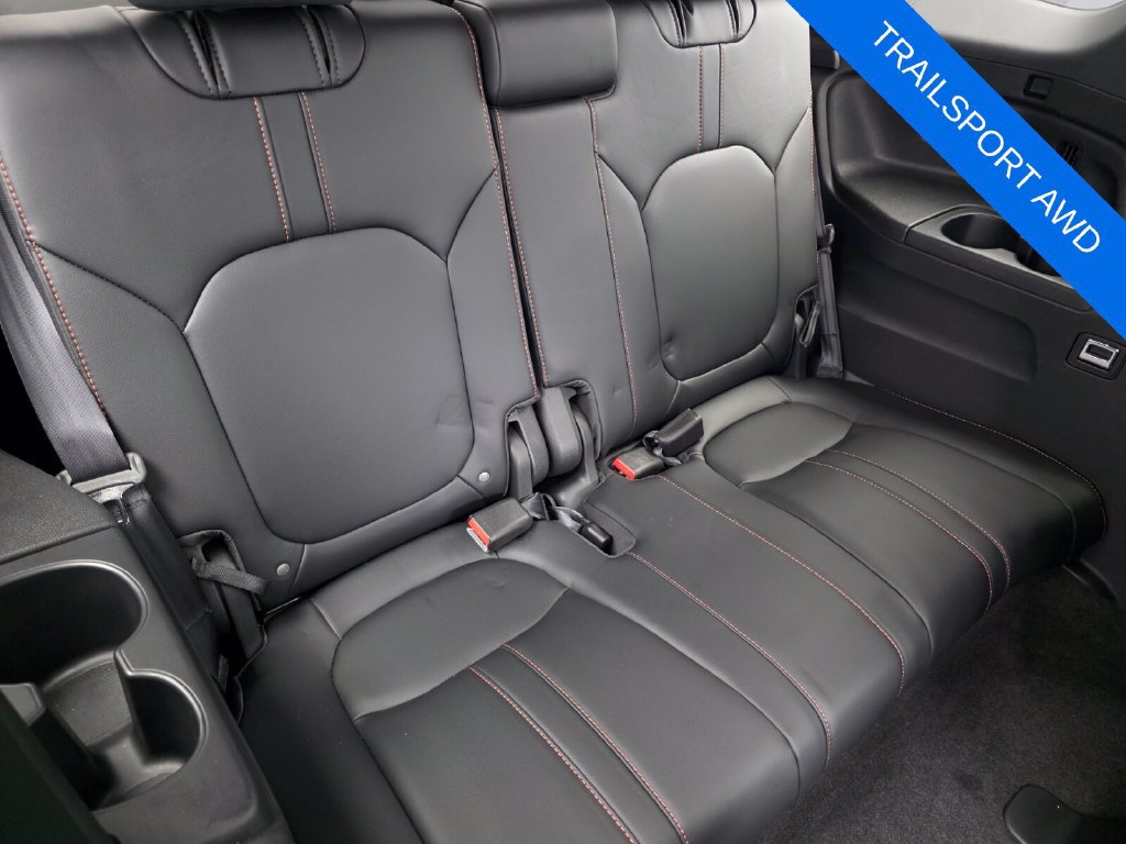 Used 2025 Honda Pilot TrailSport image 29