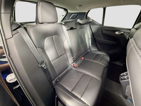 Certified 2025 Volvo XC40 B5 Core image 26