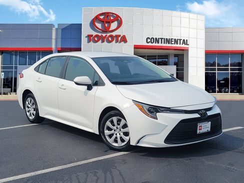 Certified 2025 Toyota Corolla LE FWD image 2
