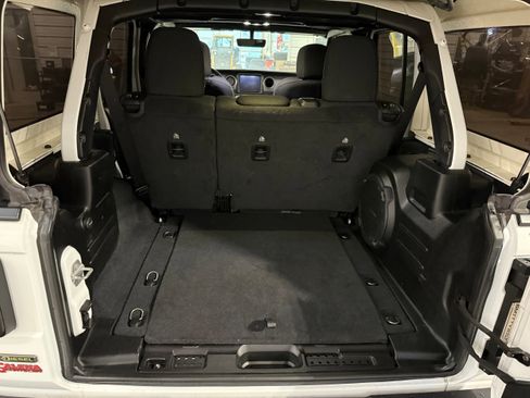 Used 2022 Jeep Wrangler Unlimited Sport image 36