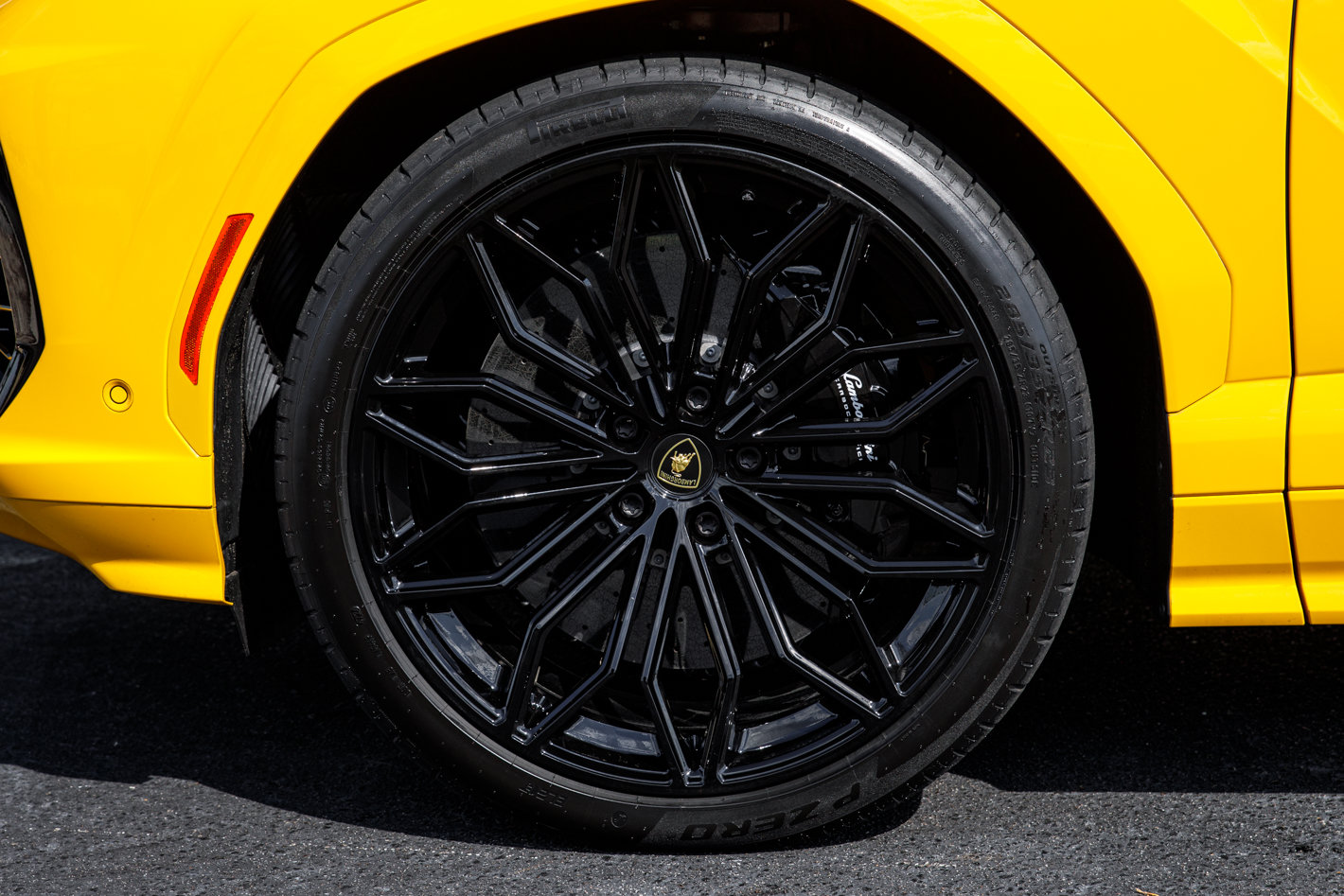 Used 2025 Lamborghini Urus S AWD/4WD image 9