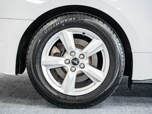 Used 2017 Ford Mustang Coupe image 14