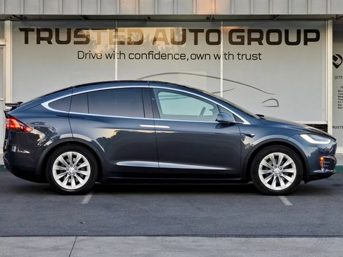 Used 2017 Tesla Model X 100D AWD/4WD image 7