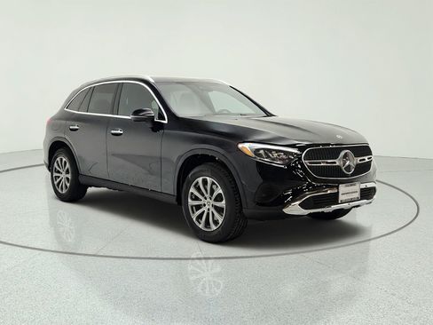 Certified 2026 Mercedes-Benz GLC 300 image 3
