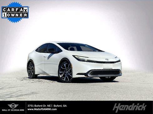 Used 2025 Toyota Prius XSE image 1