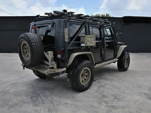 Used 2017 Jeep Wrangler Unlimited Sport w/ Quick Order Package 24S AWD/4WD image 4
