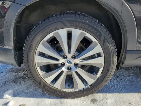 Used 2022 Subaru Ascent Limited image 5