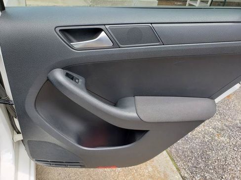 Used 2012 Volkswagen Jetta S FWD image 17