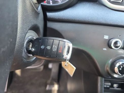 Used 2020 Kia Sportage LX FWD image 33