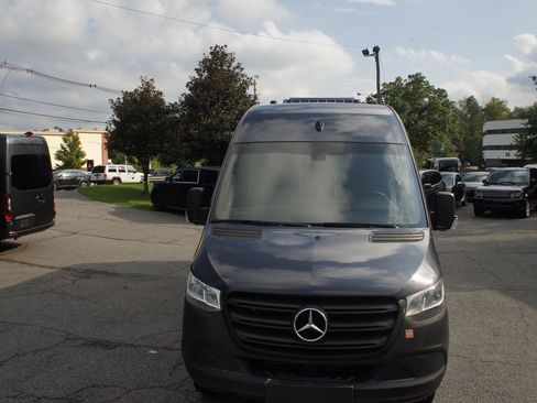 Used 2019 Mercedes-Benz Sprinter 4500 image 3