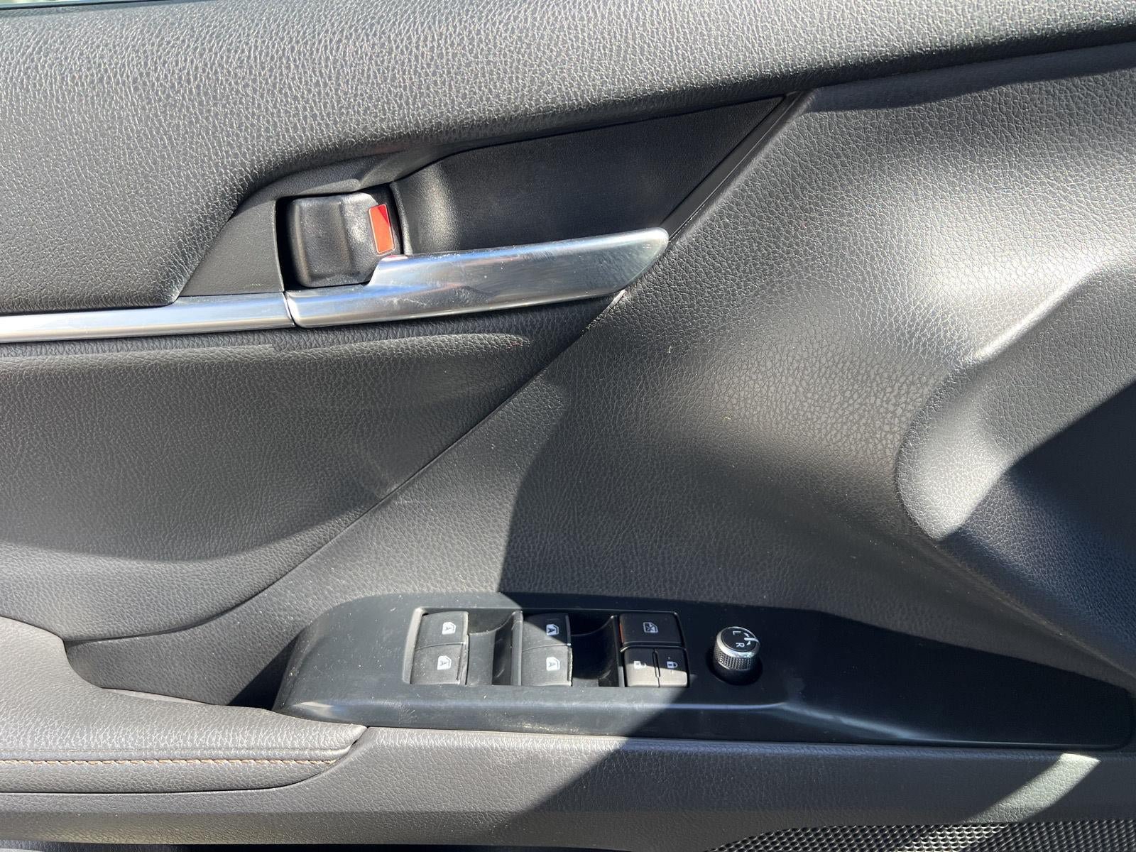 Used 2019 Toyota Camry XLE FWD image 26