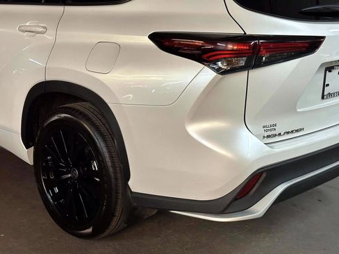 Certified 2026 Toyota Highlander XSE image 9