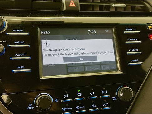 Used 2019 Toyota Camry LE image 22