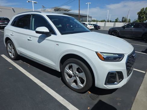 Used 2023 Audi Q5 2.0T Premium Plus w/ Premium Plus Package AWD/4WD image 3
