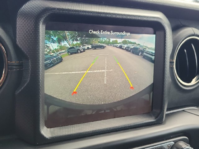 Used 2022 Jeep Wrangler Unlimited Sahara AWD/4WD image 37