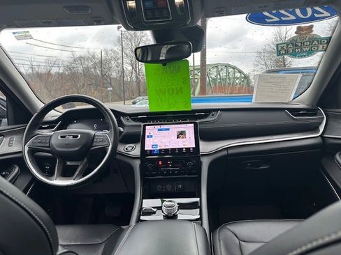 Used 2022 Jeep Grand Cherokee Limited image 28