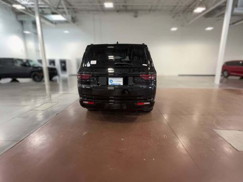 New 2025 Jeep Wagoneer Series II image 10