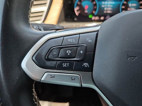Used 2024 Volkswagen Atlas SE FWD image 29