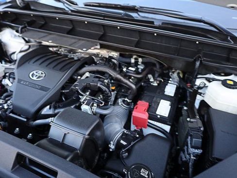 Used 2023 Toyota Highlander L image 31