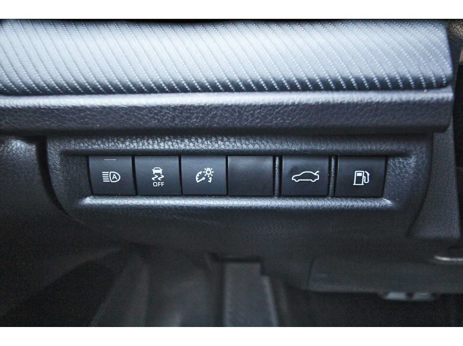 Used 2025 Toyota Camry SE FWD image 19