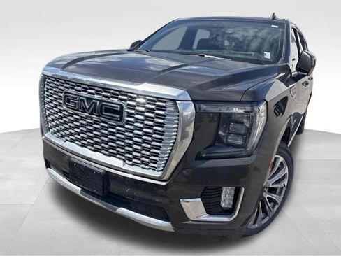 Used 2021 GMC Yukon XL Denali w/ Denali Ultimate Package AWD/4WD image 2