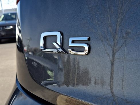 Used 2024 Audi Q5 e Premium Plus image 32