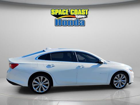 Used 2018 Chevrolet Malibu Premier w/ Premier Sun and Wheel Package image 11