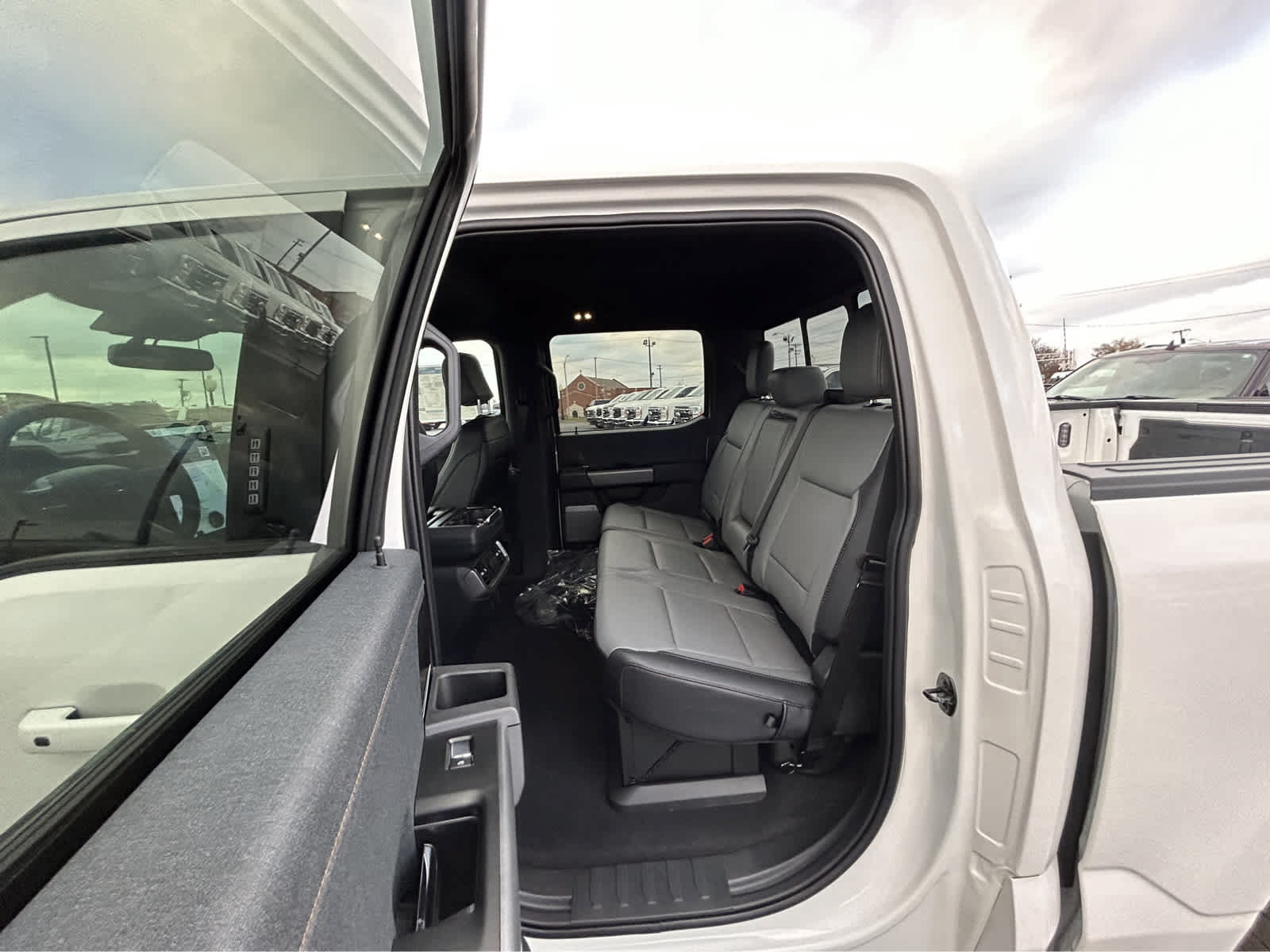 New 2023 Ford F150 Lightning Lariat AWD/4WD image 19