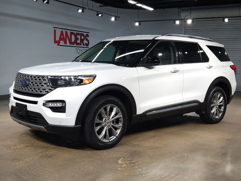 Used 2023 Ford Explorer Limited AWD/4WD image 3