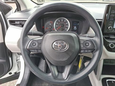 Certified 2022 Toyota Corolla Cross L image 19