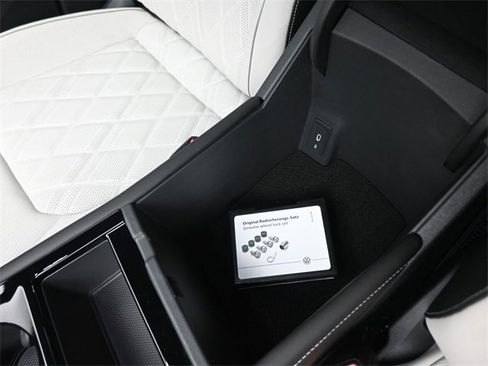 New 2025 Volkswagen Atlas Cross Sport SEL Premium R-Line image 9