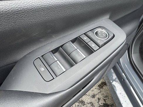 New 2026 Toyota Prius Plug-In Hybrid FWD image 12