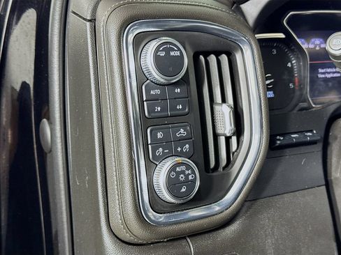 Used 2022 GMC Sierra 3500 Denali w/ Denali Black Diamond Edition AWD/4WD image 15