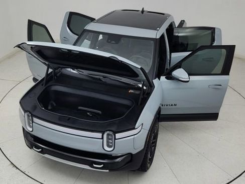 Used 2024 Rivian R1T Adventure image 82