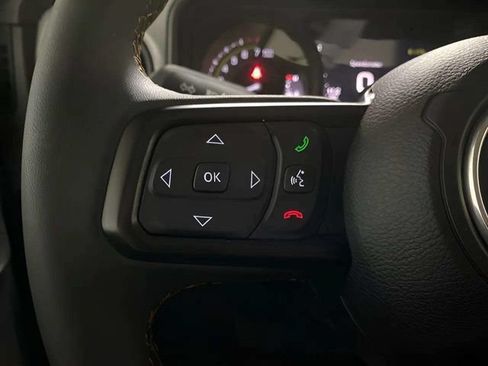 Used 2024 Jeep Wrangler Unlimited AWD/4WD image 38